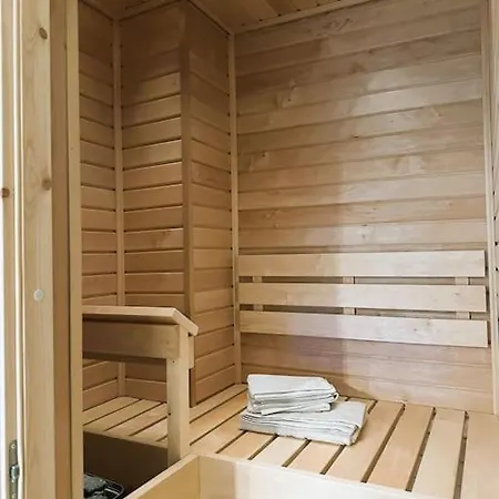 New 3Br Loft With Balcony And Sauna 赫尔辛基